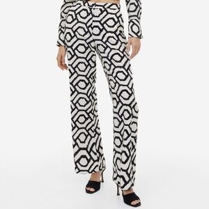Sz 10 H&M Black and Cream Patterned Flare Pants Long